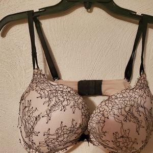 36C VS bombshell push-up bra